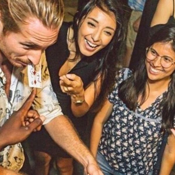 Interactive Close - Up Magic – Private & Corporate EventsPal Bodnar Magic Productions